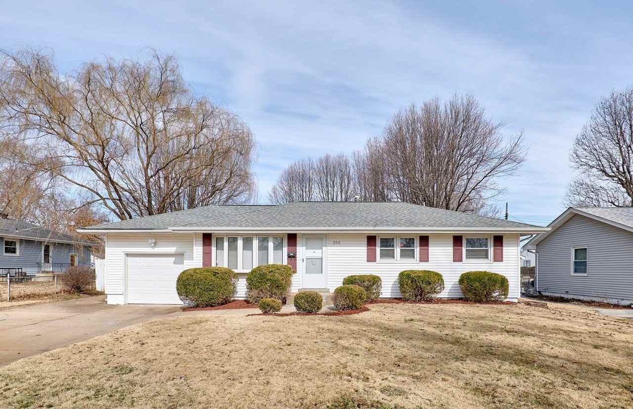 255 Florisota Dr - Photo 2 of 34