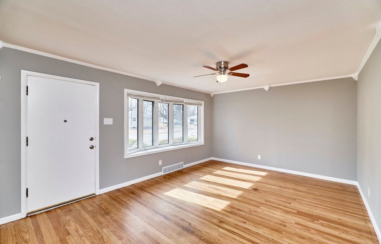 255 Florisota Dr - Photo 6 of 34