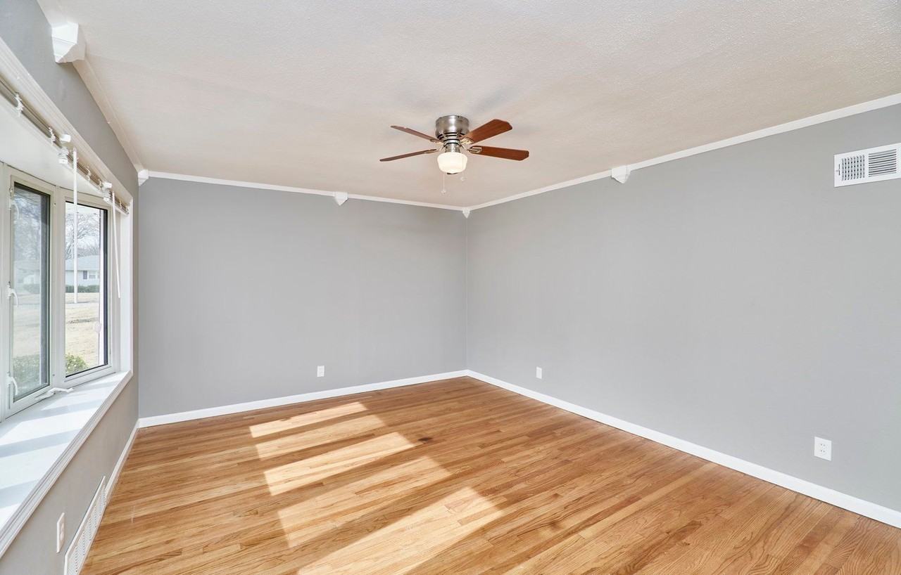 255 Florisota Dr - Photo 7 of 34