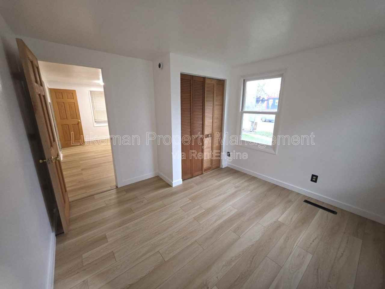 822 W Main St #A - Photo 6 of 11