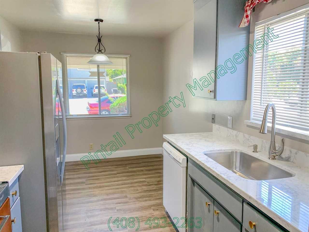 817 Harrison St - Photo 3 of 15