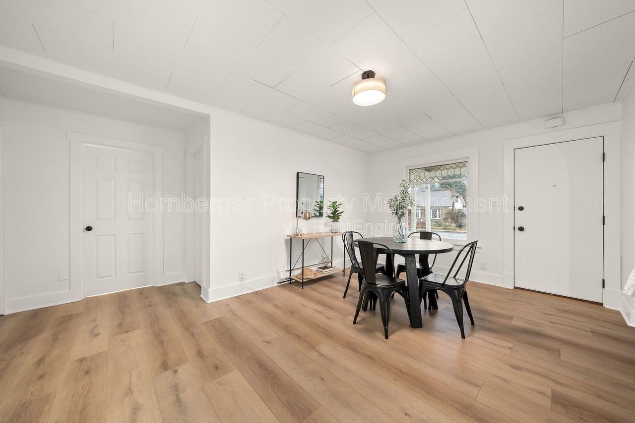 627 E Wellesley Ave - Photo 4 of 25