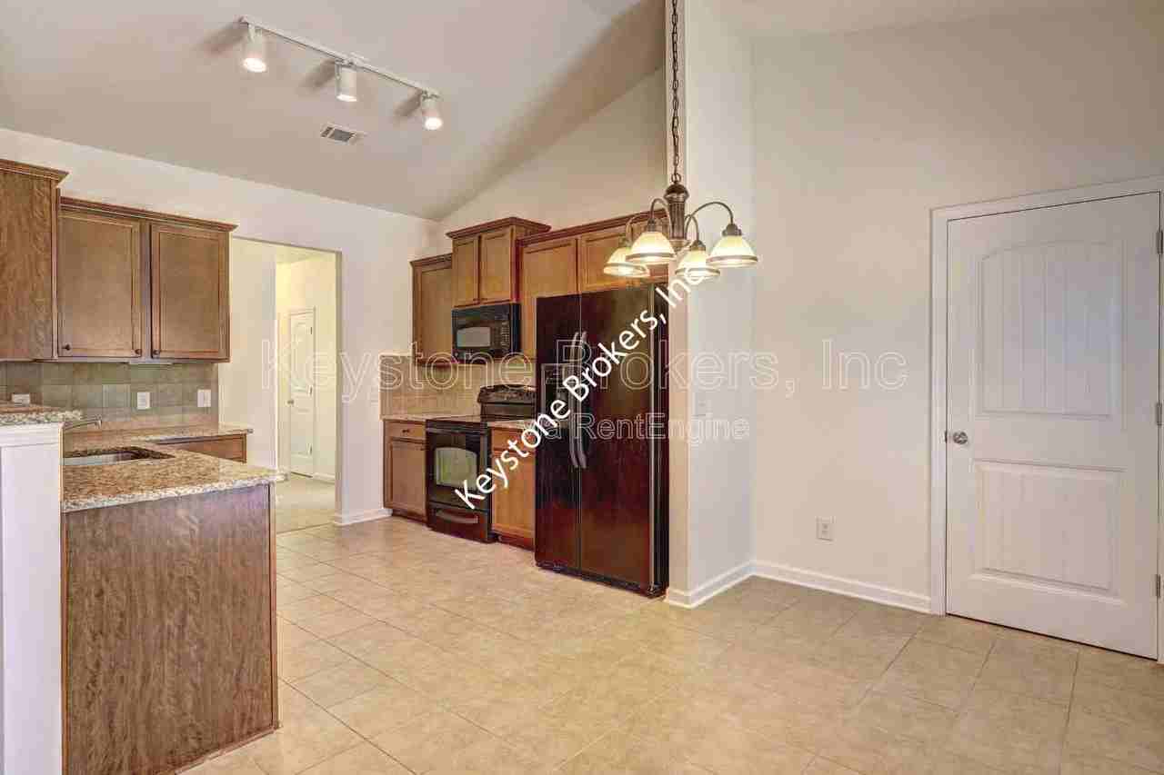 110 Sea Oaks Ct - Photo 5 of 12