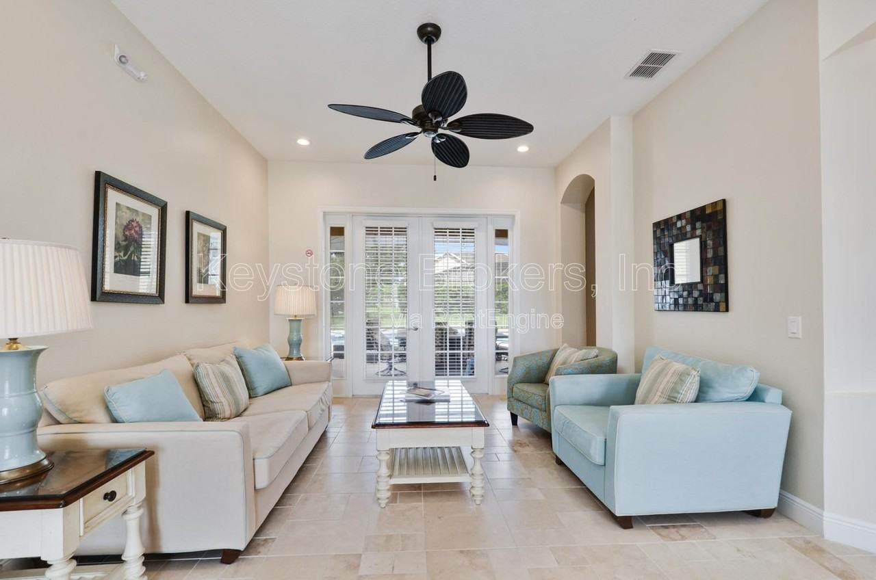 2708 Formosa Ave - Photo 3 of 10