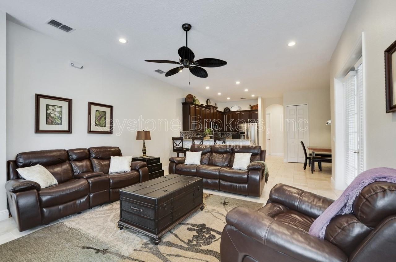 2708 Formosa Ave - Photo 4 of 10