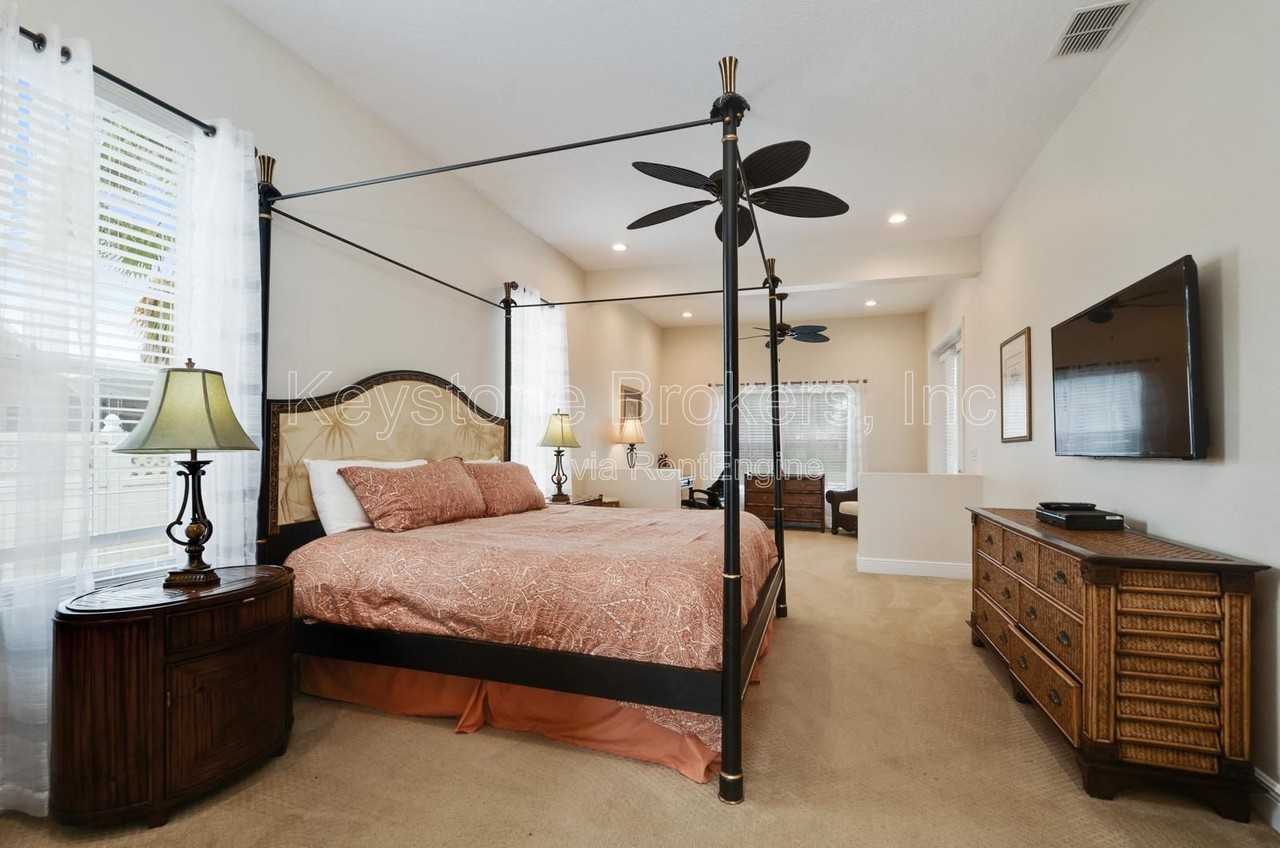 2708 Formosa Ave - Photo 5 of 10