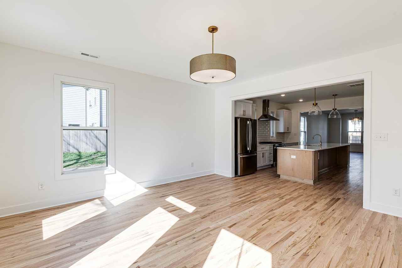 2224 Perry St - Photo 5 of 33