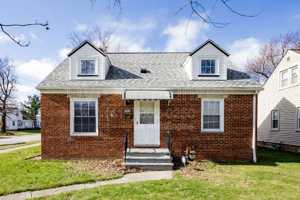 featured image of 492 E 327th St