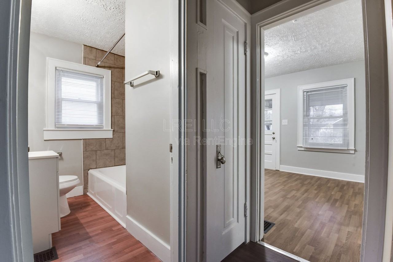 1732 S 23rd St - Photo 3 of 18