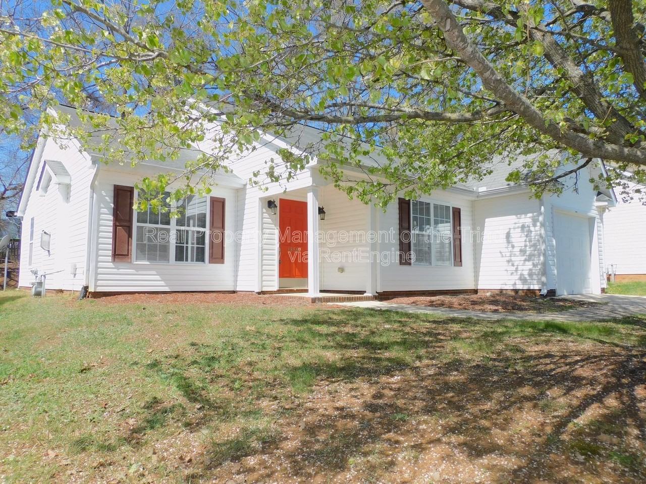 1856 Oakhurst Park Ln - Photo 2 of 25