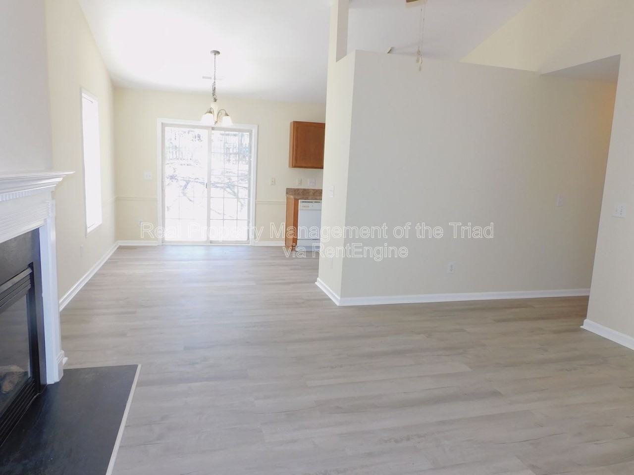 1856 Oakhurst Park Ln - Photo 5 of 25