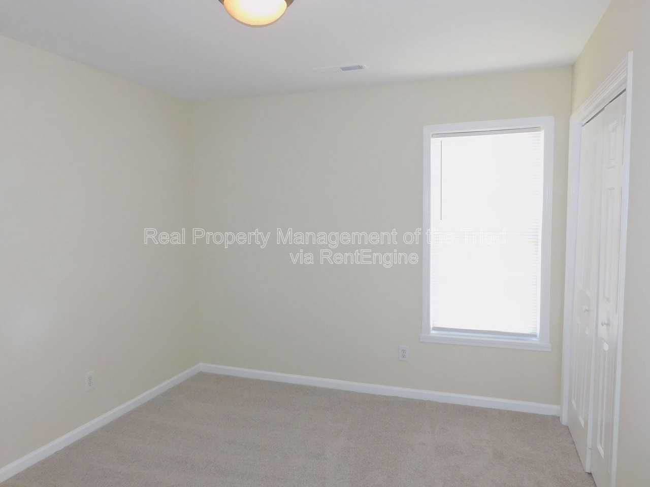 1856 Oakhurst Park Ln - Photo 7 of 25