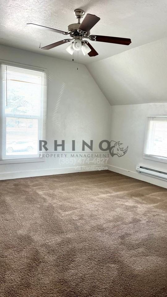 807 20th St #A - Photo 6 of 15