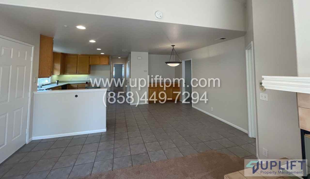 819 Mimosa Creek Ln - Photo 3 of 10