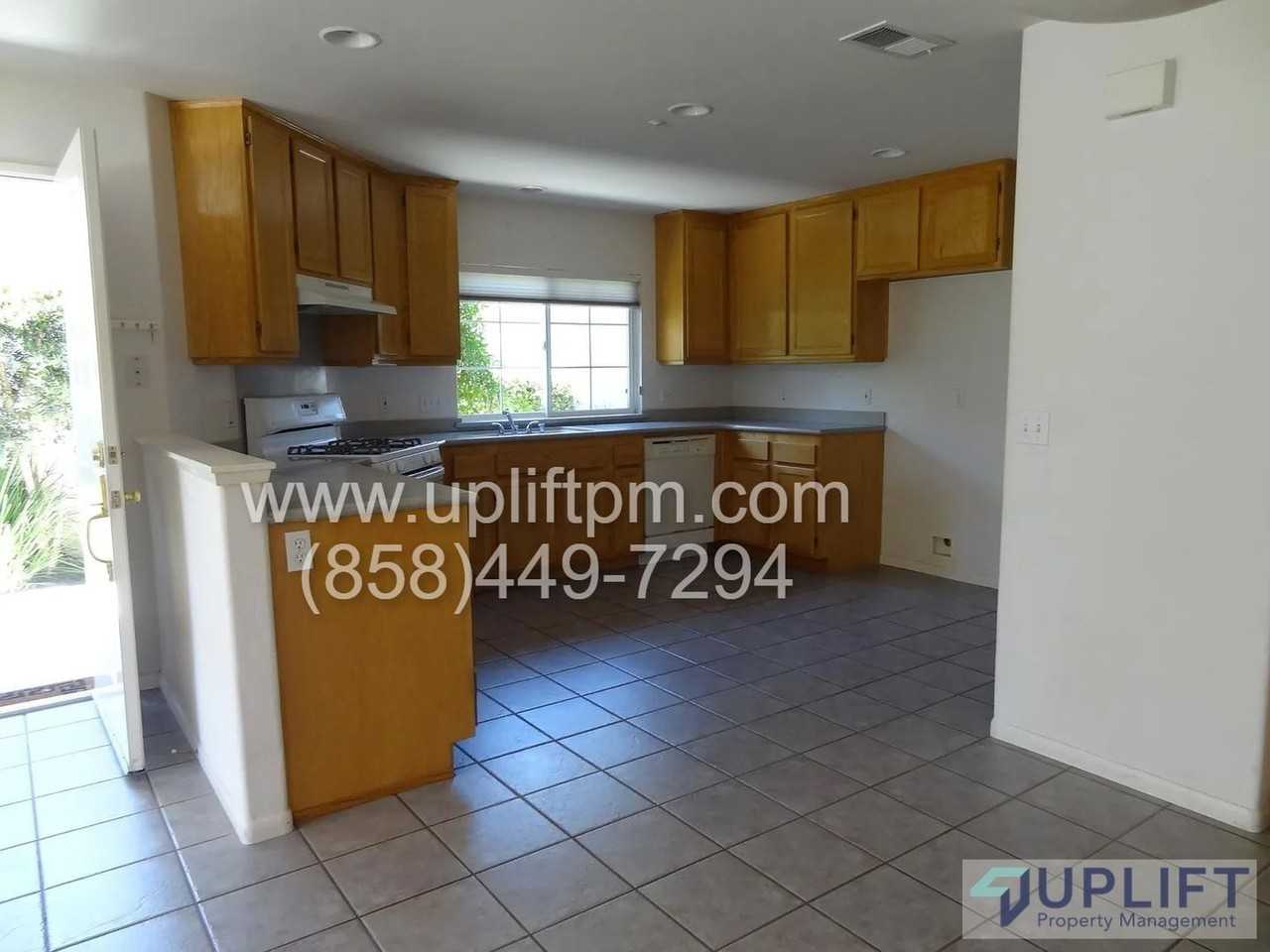 819 Mimosa Creek Ln - Photo 4 of 10