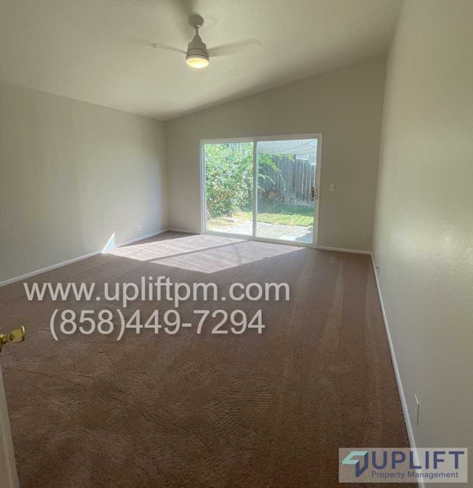 819 Mimosa Creek Ln - Photo 5 of 10