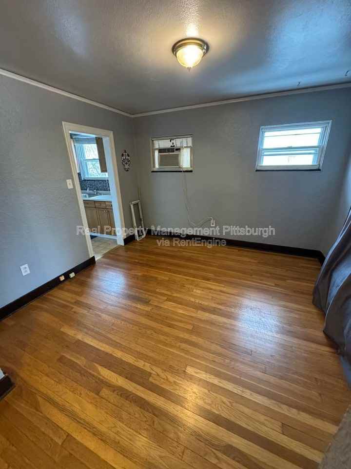 4 Amherst Ave #4 - Photo 3 of 9