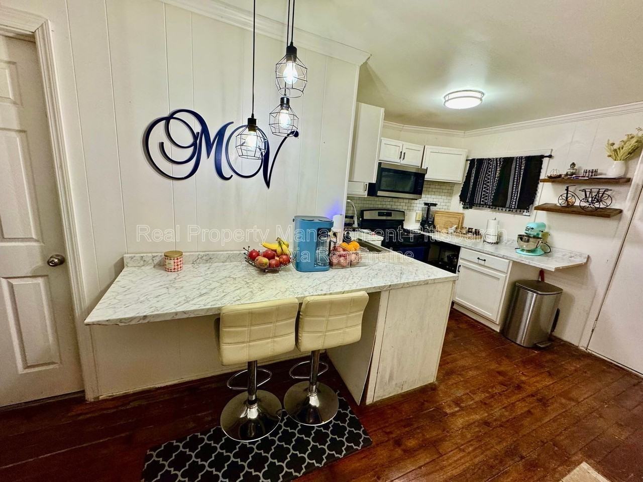 2218 Sarah St #1 - Photo 4 of 11