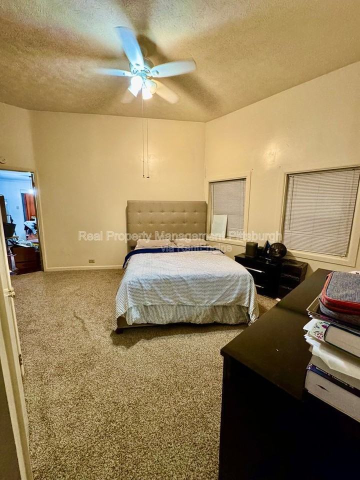 2218 Sarah St #1 - Photo 7 of 11