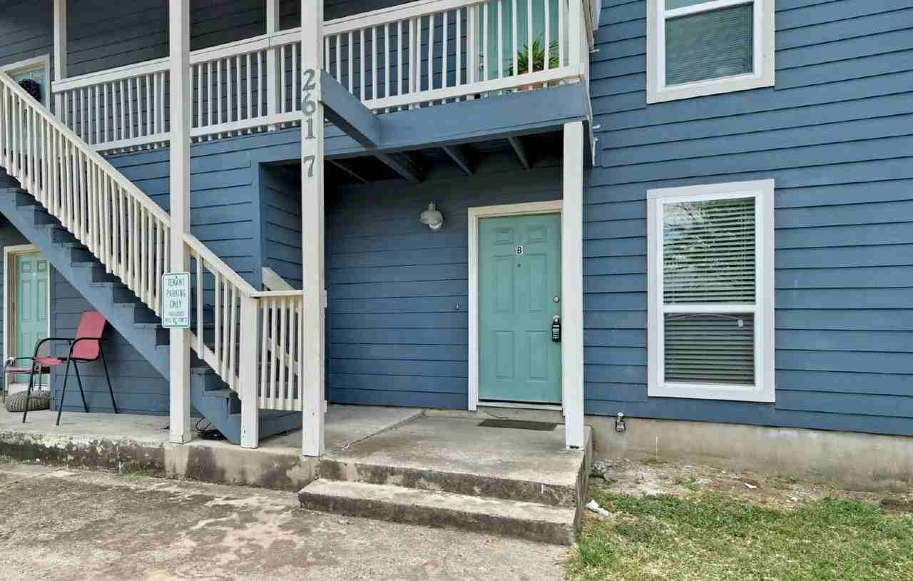 2617 Ektom Dr #B - Photo 3 of 22