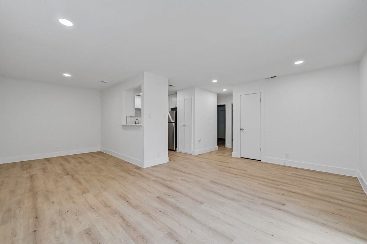 2617 Ektom Dr #B - Photo 4 of 22