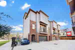 featured image of 1605 Colorado St