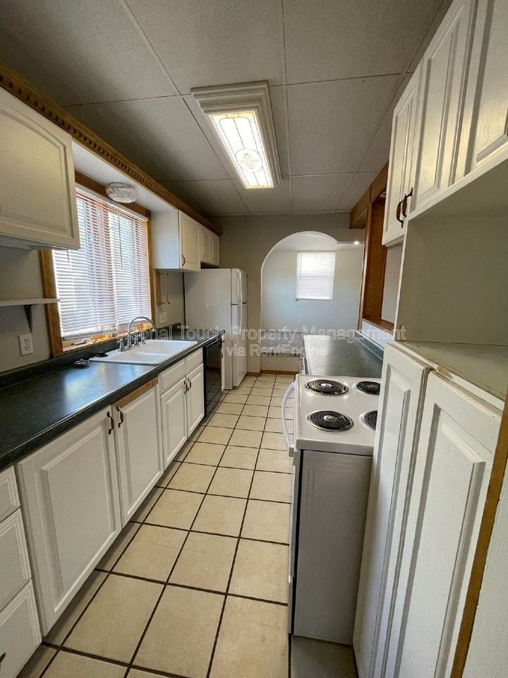 1705 11th Ave N - Photo 3 of 17