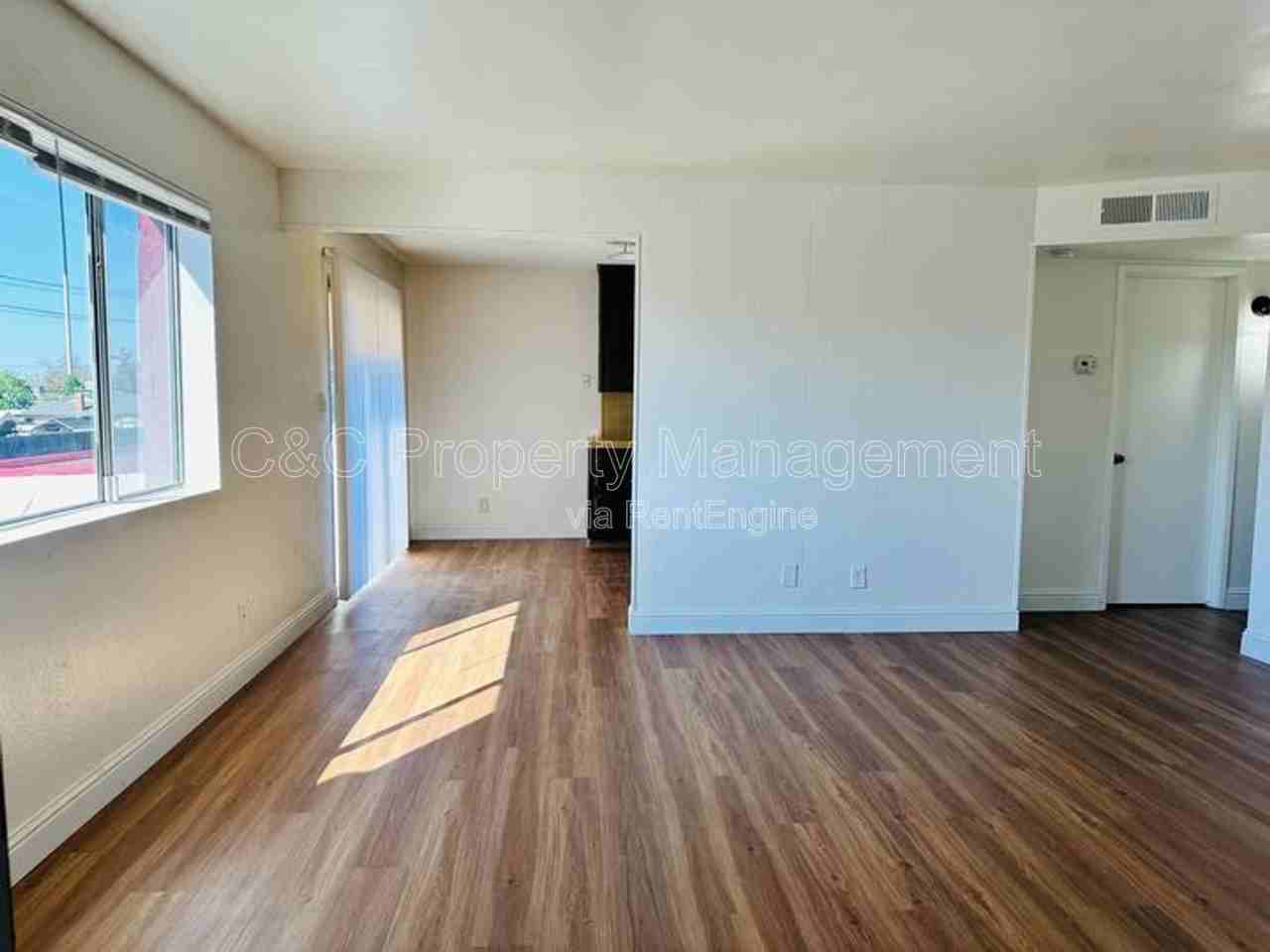 1668 W Ashlan Ave - Photo 3 of 16