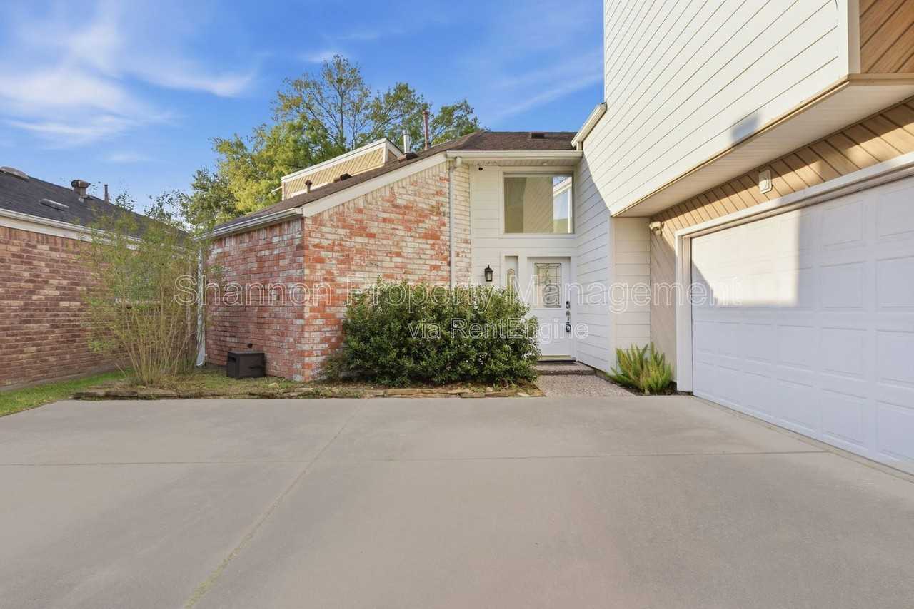 14210 Briarhills Pkwy - Photo 2 of 44