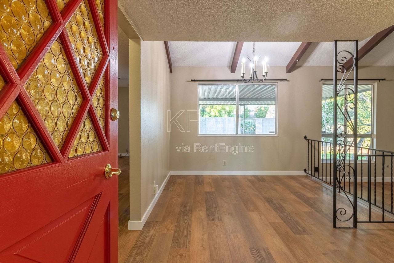 1217 Aberdeen Ave - Photo 6 of 33