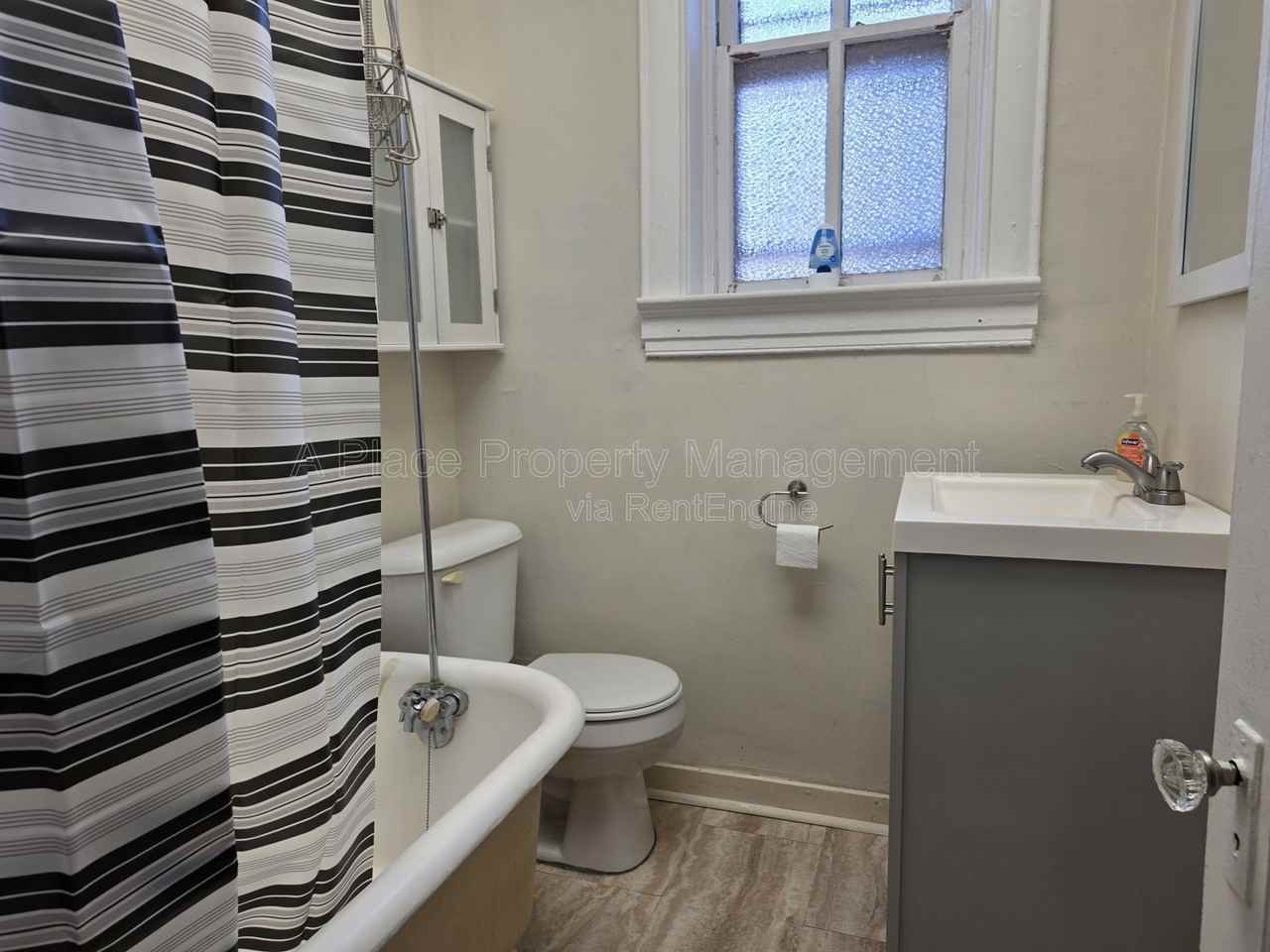 2920 Virginia Ave #1stFL - Photo 6 of 9