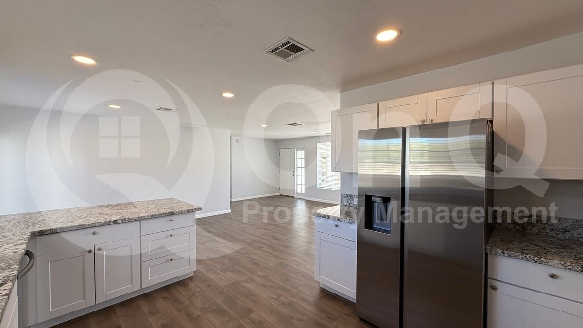 8449 E Kent Pl - Photo 6 of 28