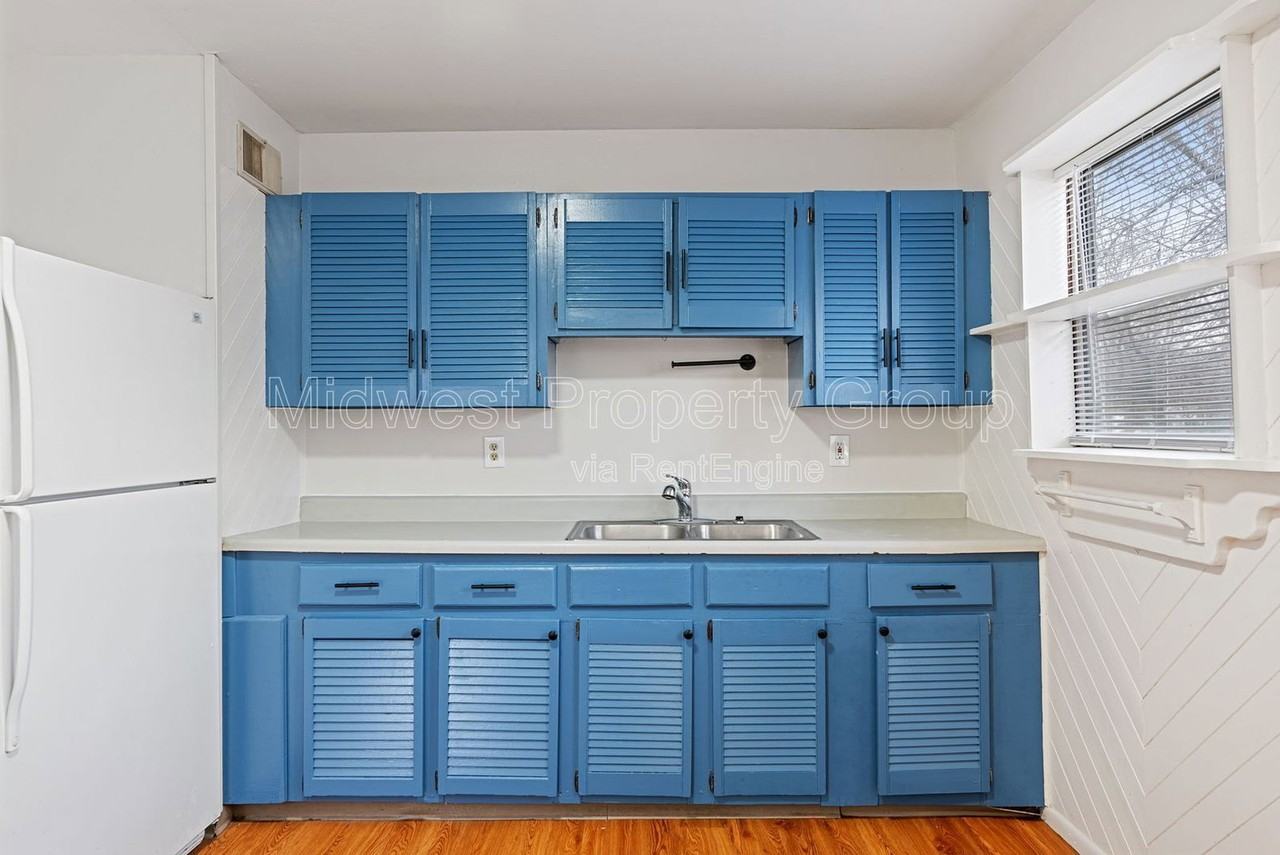 1414 E Pitman Ave - Photo 2 of 22