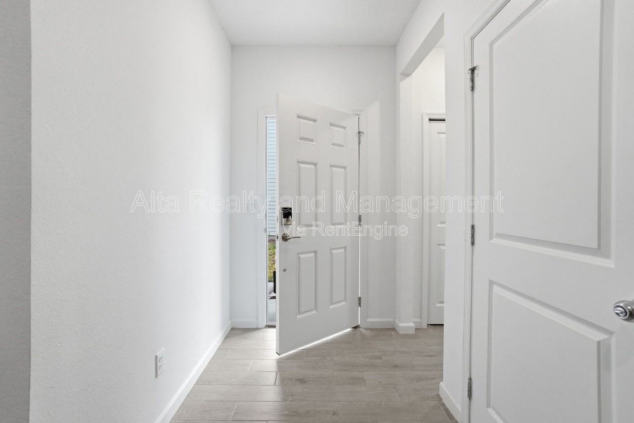 3976 Ornamental Ln - Photo 4 of 25