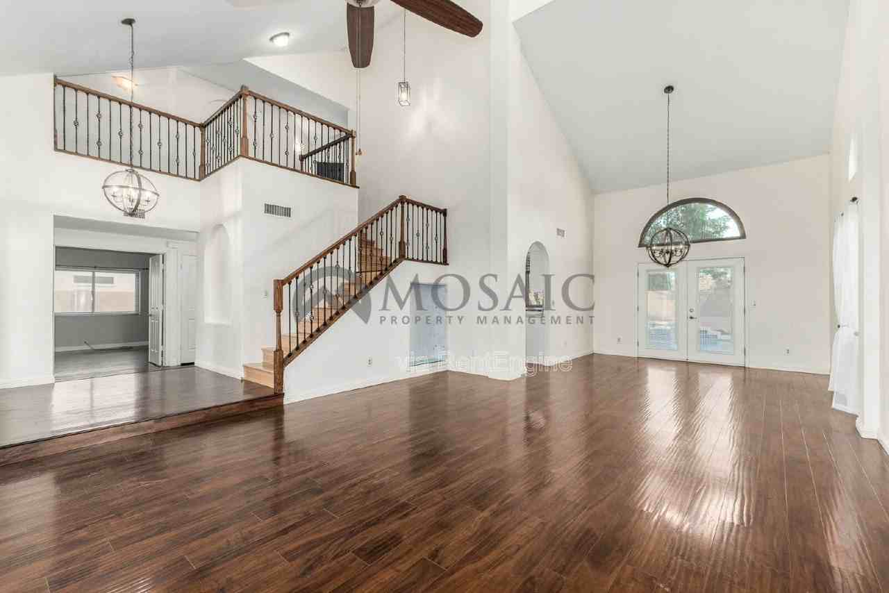 634 E Century Ave - Photo 3 of 28