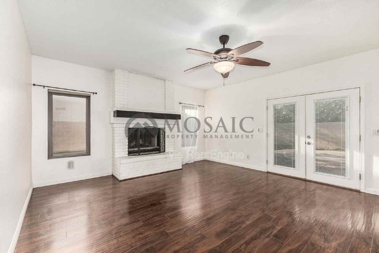 634 E Century Ave - Photo 5 of 28