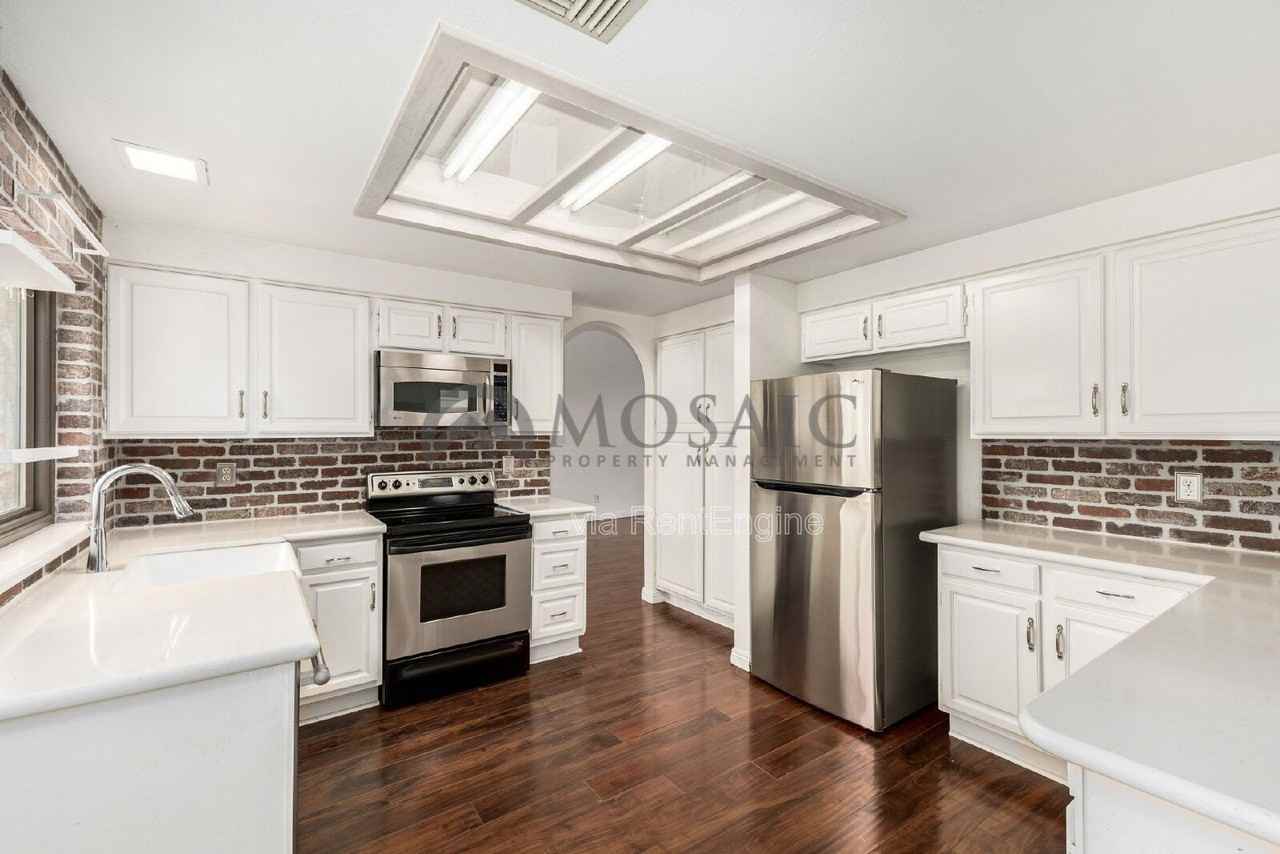 634 E Century Ave - Photo 7 of 28