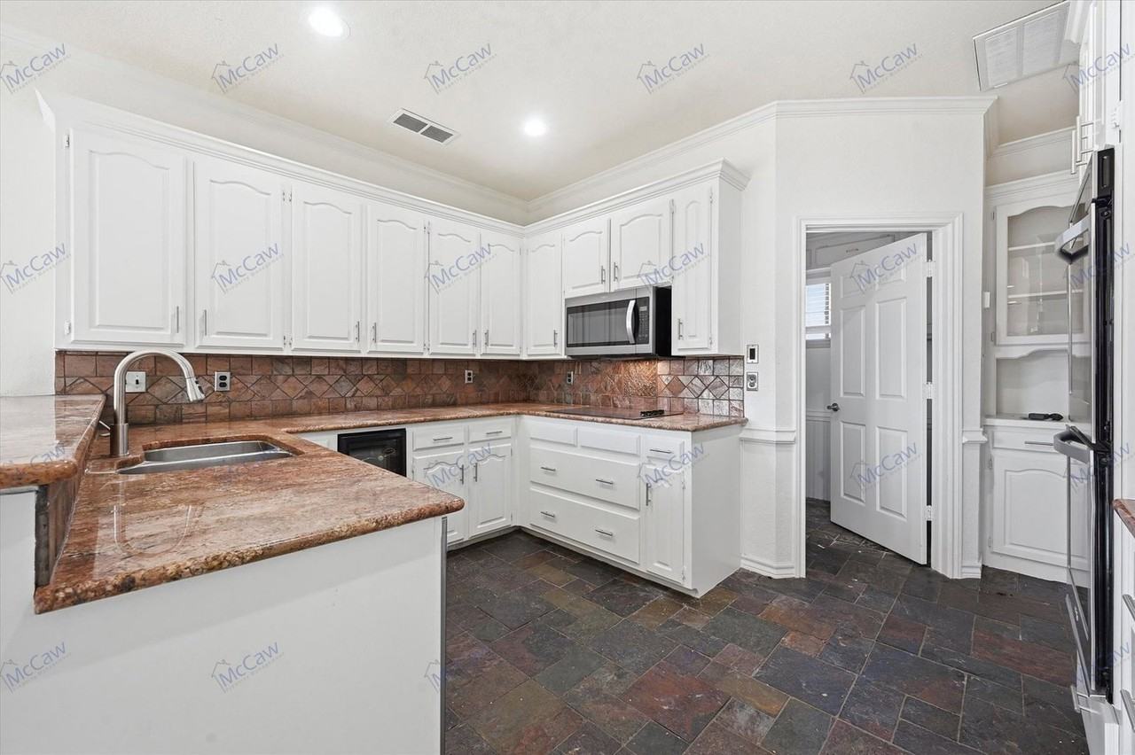 3407 Bowden Hill Ln N - Photo 5 of 21