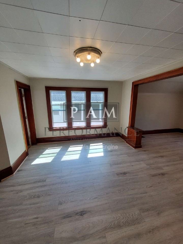 1120 S 56th St #22 - Photo 3 of 18