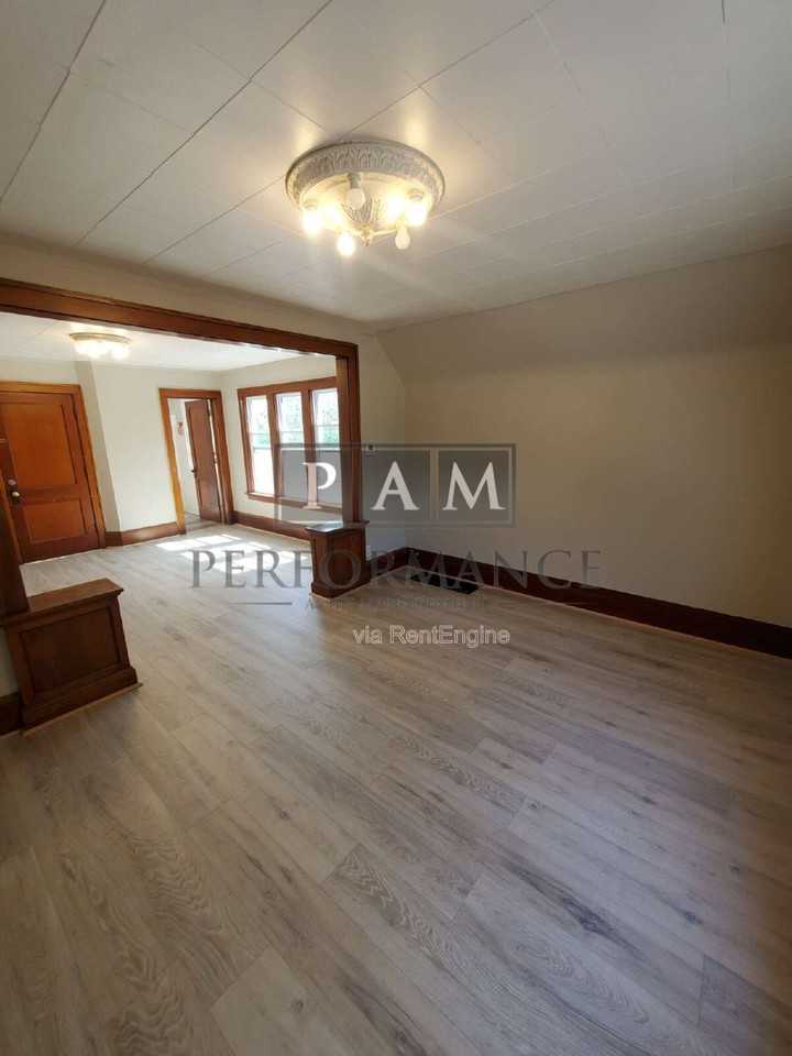 1120 S 56th St #22 - Photo 4 of 18