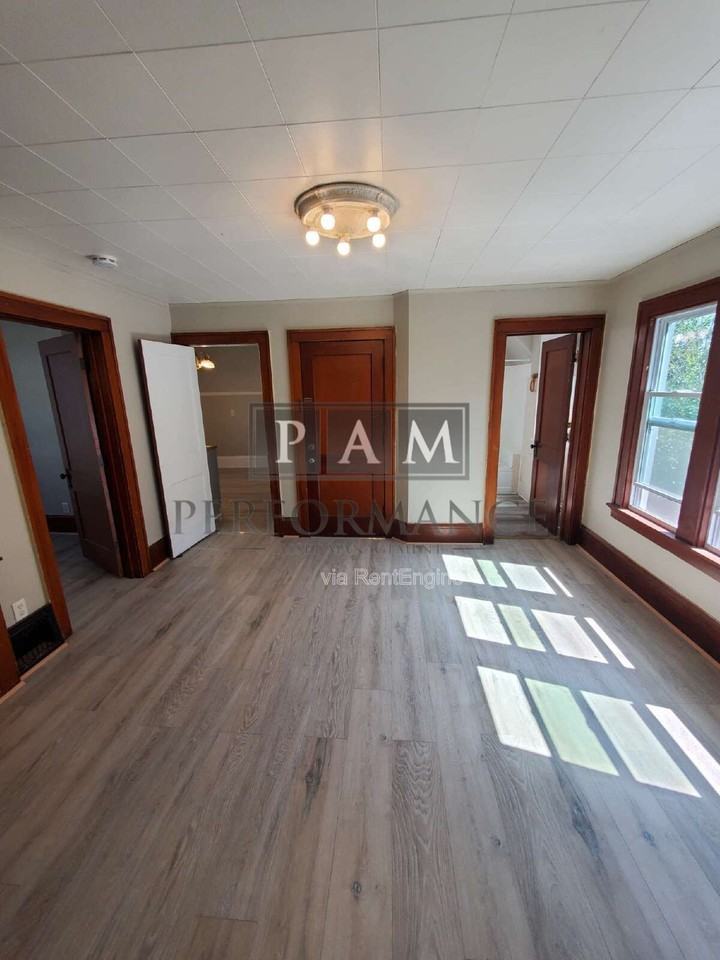 1120 S 56th St #22 - Photo 5 of 18