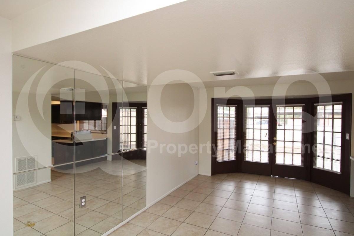 6134 N 30th Ave - Photo 5 of 20