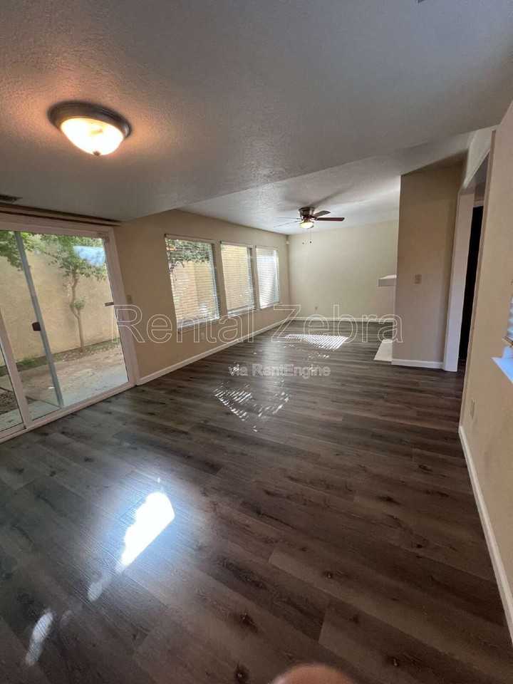 3616 Cherryglen Way - Photo 6 of 31