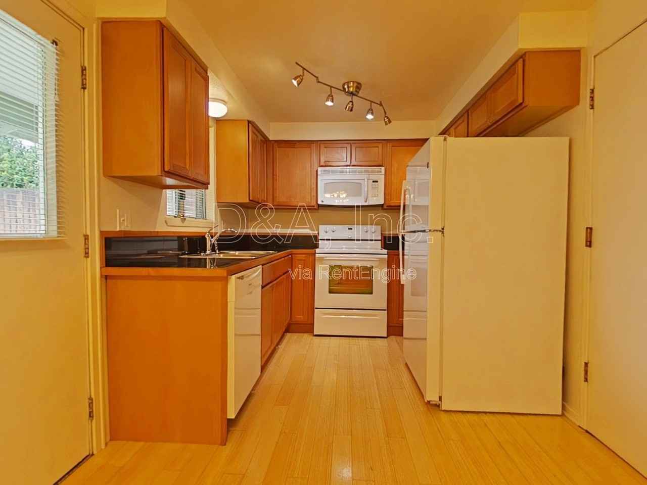 2000 Se Bethel St - Photo 3 of 10