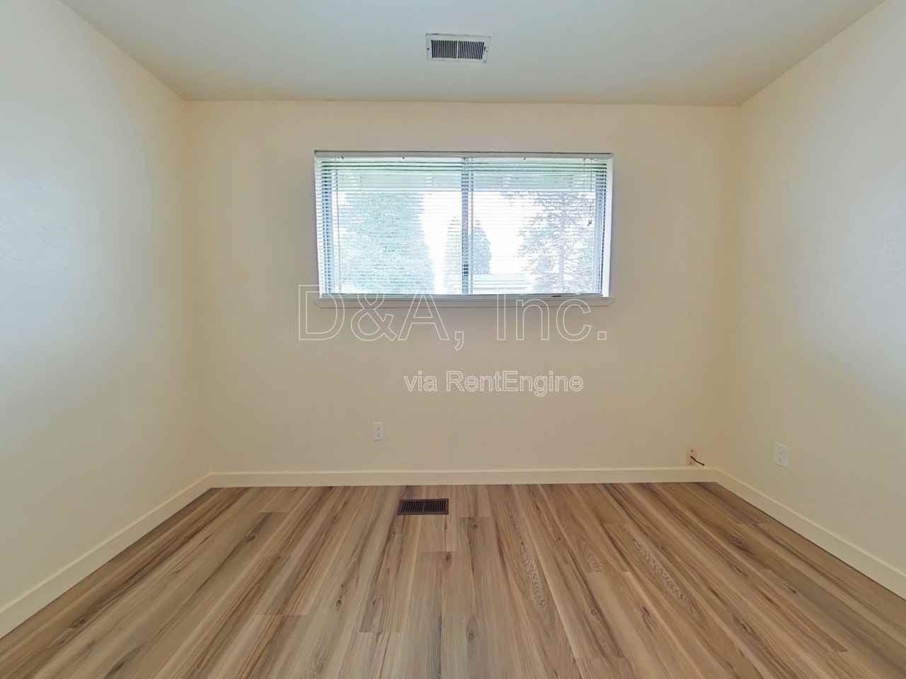 2000 Se Bethel St - Photo 6 of 10