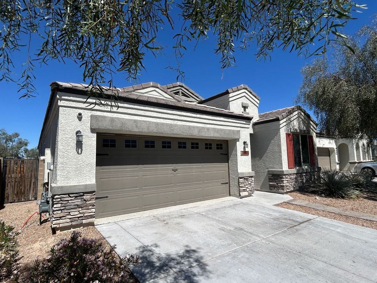 30990 W Mulberry Dr - Photo 2 of 20