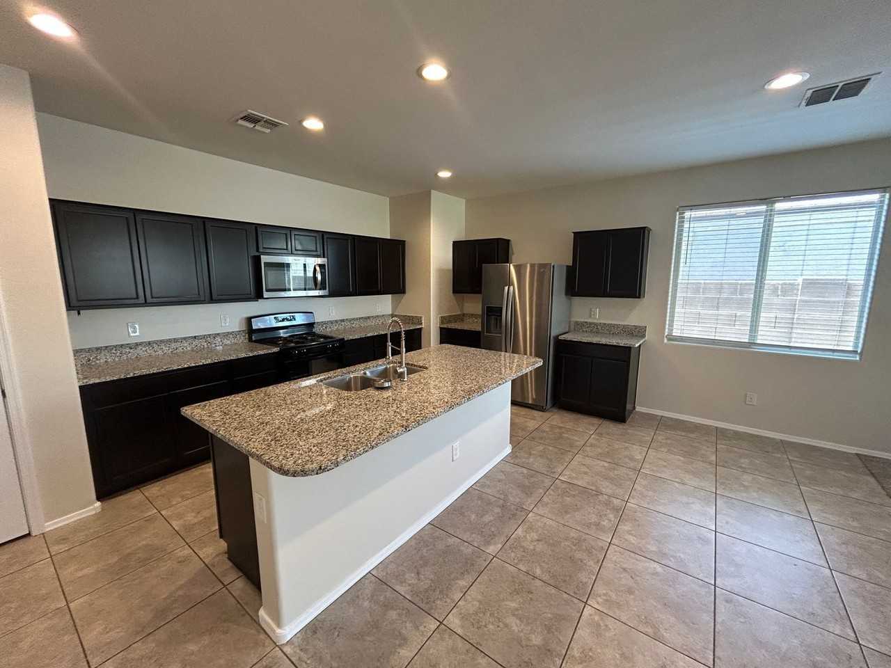 30990 W Mulberry Dr - Photo 3 of 20