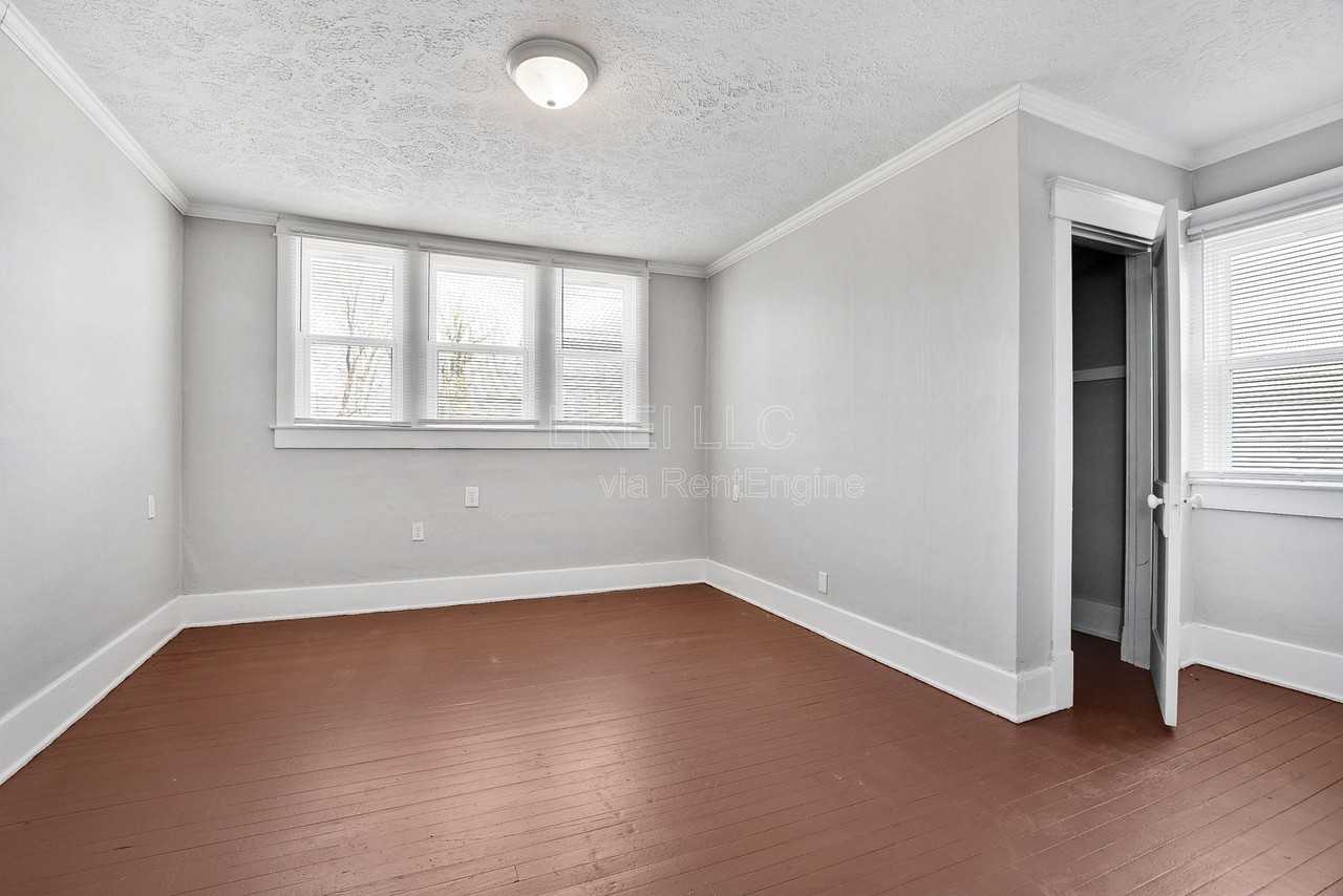 3420 W Muhammad Ali Blvd #F - Photo 7 of 13