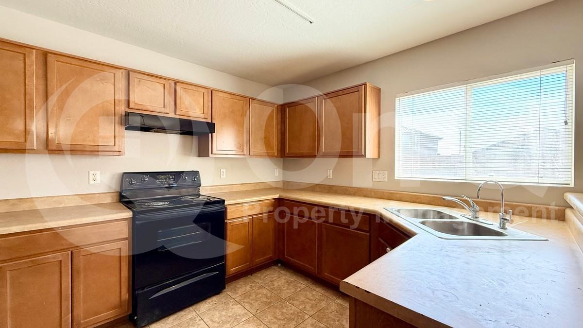 22863 W Cantilever St - Photo 3 of 21