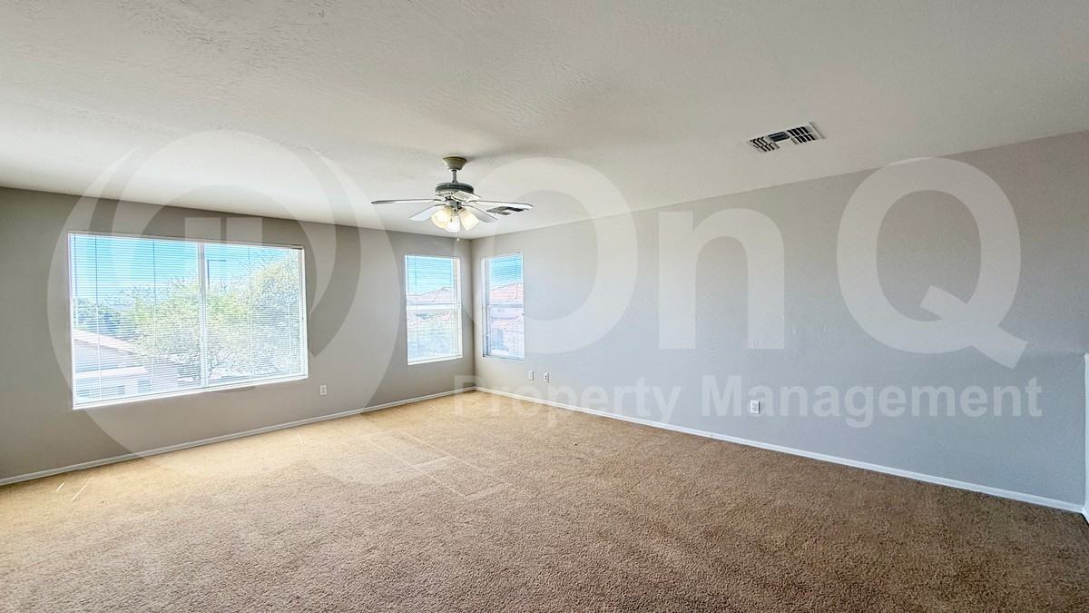 22863 W Cantilever St - Photo 7 of 21